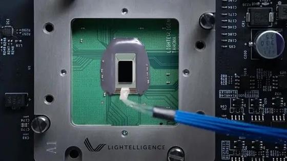 中国公司发布全新光子芯片：比GPU快数百倍